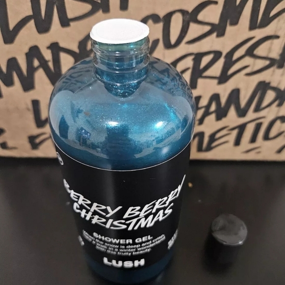 NEW LUSH Cosmetics BERRY BERRY CHRISTMAS Shower Gel 500 ml  / 16.9 oz - Picture 4 of 4